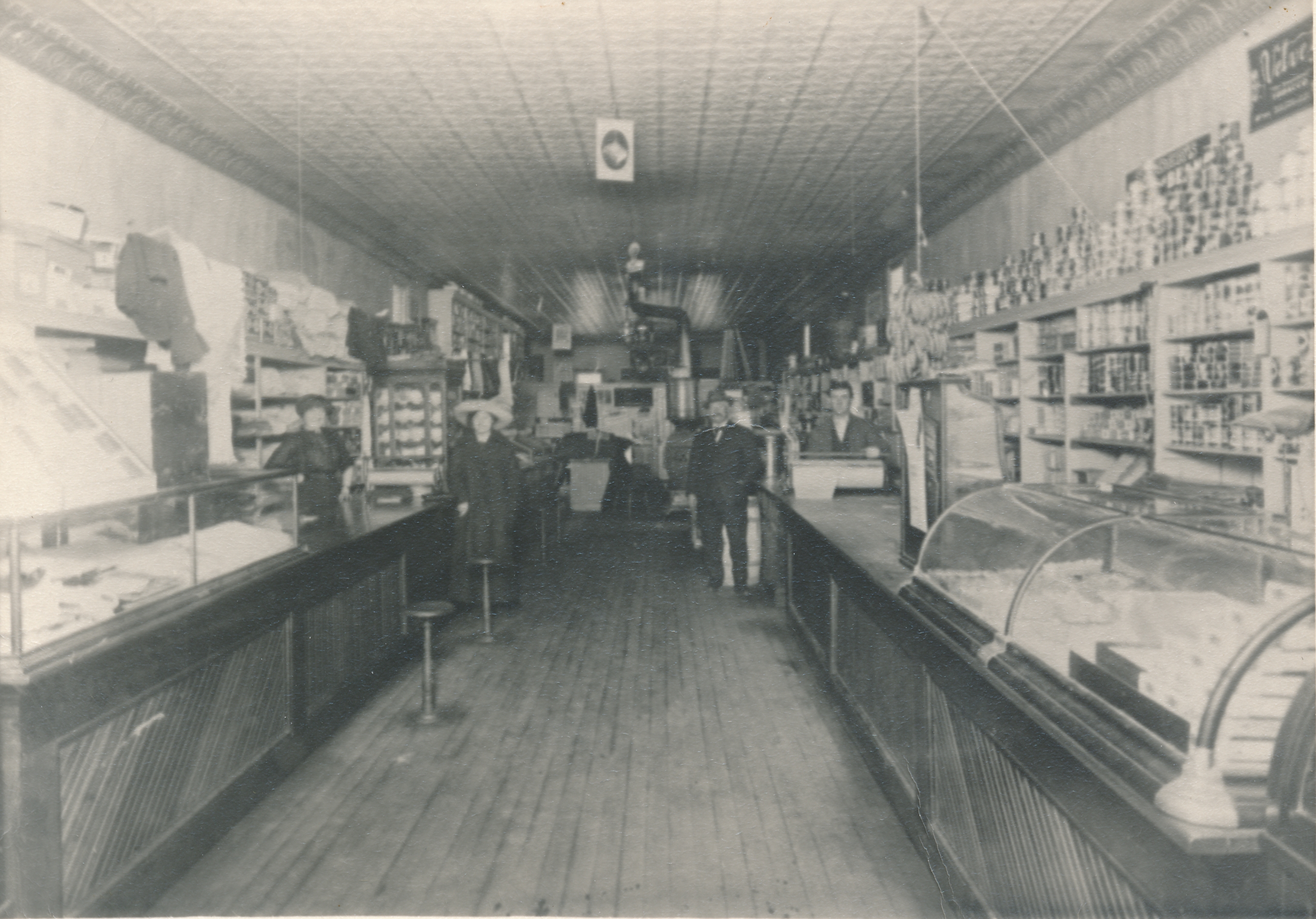 General_Store_Garden_Plain_Interior_1910.jpg