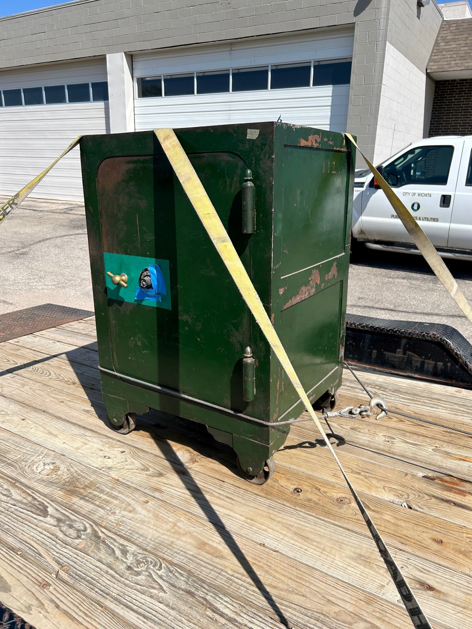 Diebold safe exterior.jpg