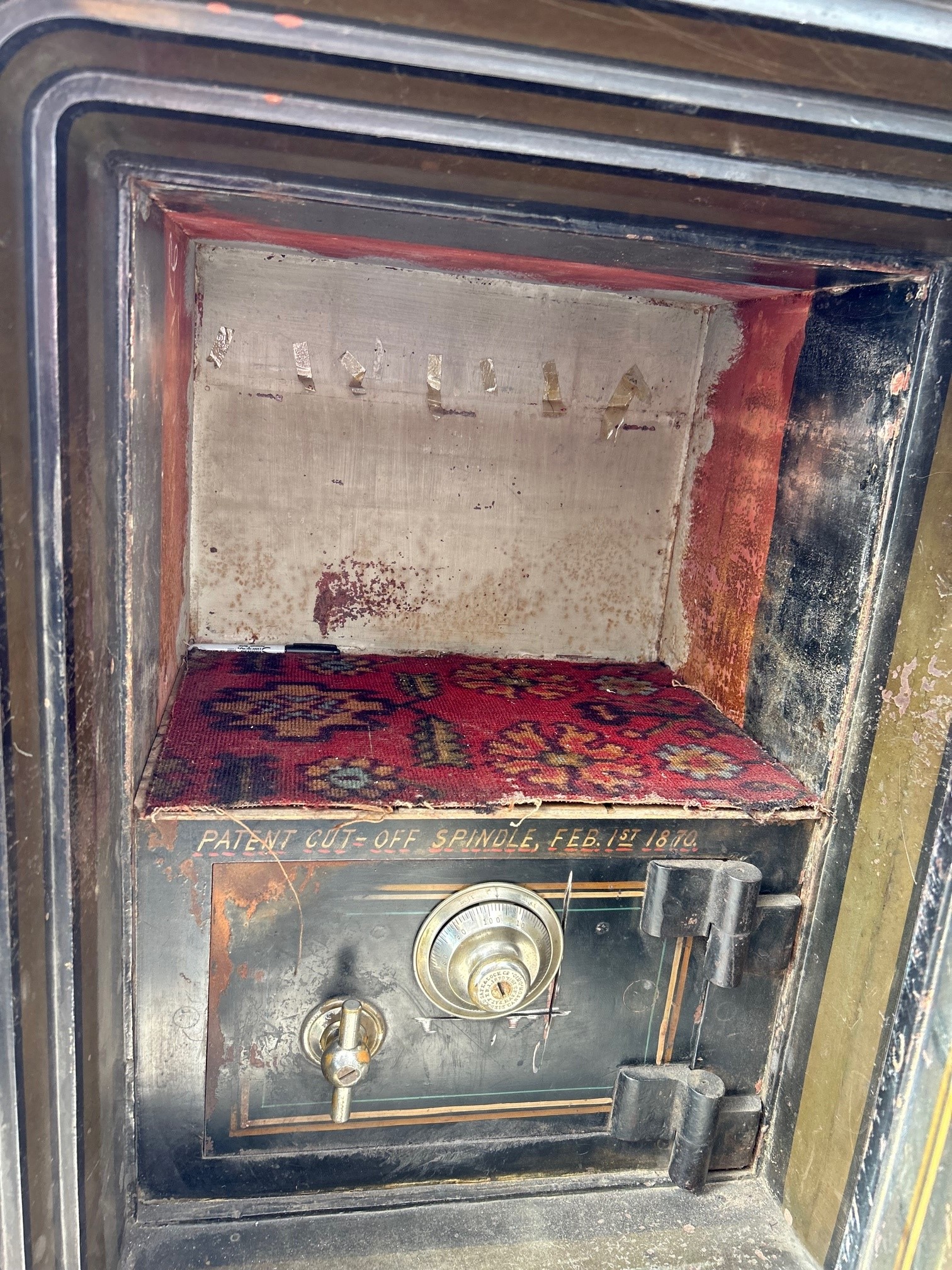 Diebold safe interior.jpg